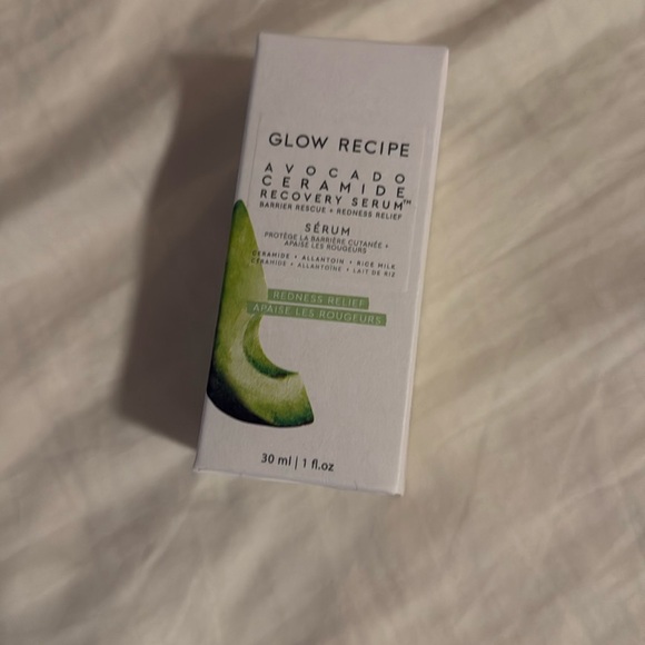Glow Recipe Avocado Soothing Skin Barrier Serum with Ceramides NIB - Picture 1 of 3